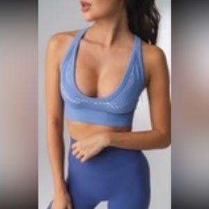 Balance Athletica/Vitality Detailed Plunge Neck Casual Sports Bra in Sky Blue